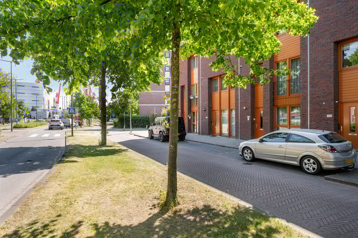 Foto 46 van Burgemeester Van Haarenlaan 1518