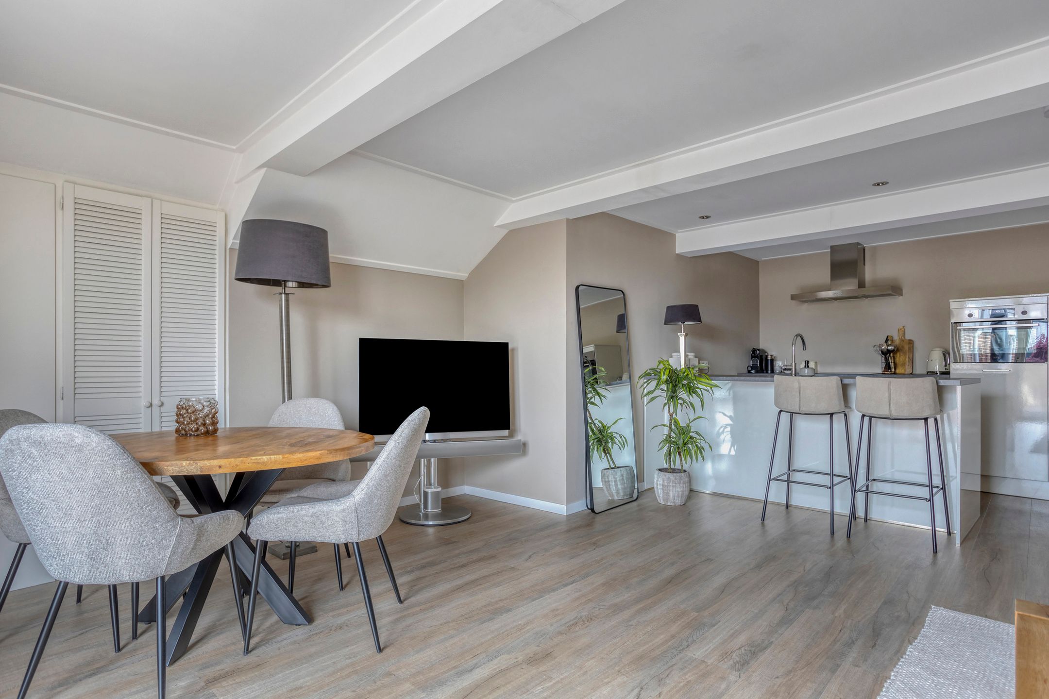 Photo 12 of Gronausestraat 28-A