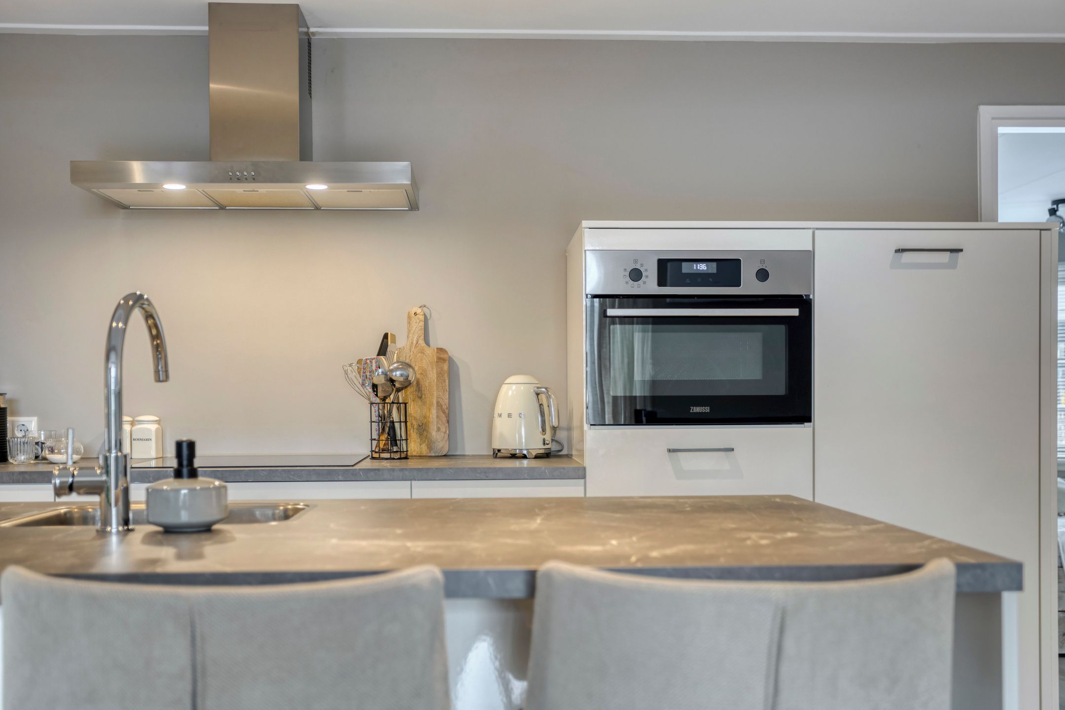 Photo 15 of Gronausestraat 28-A