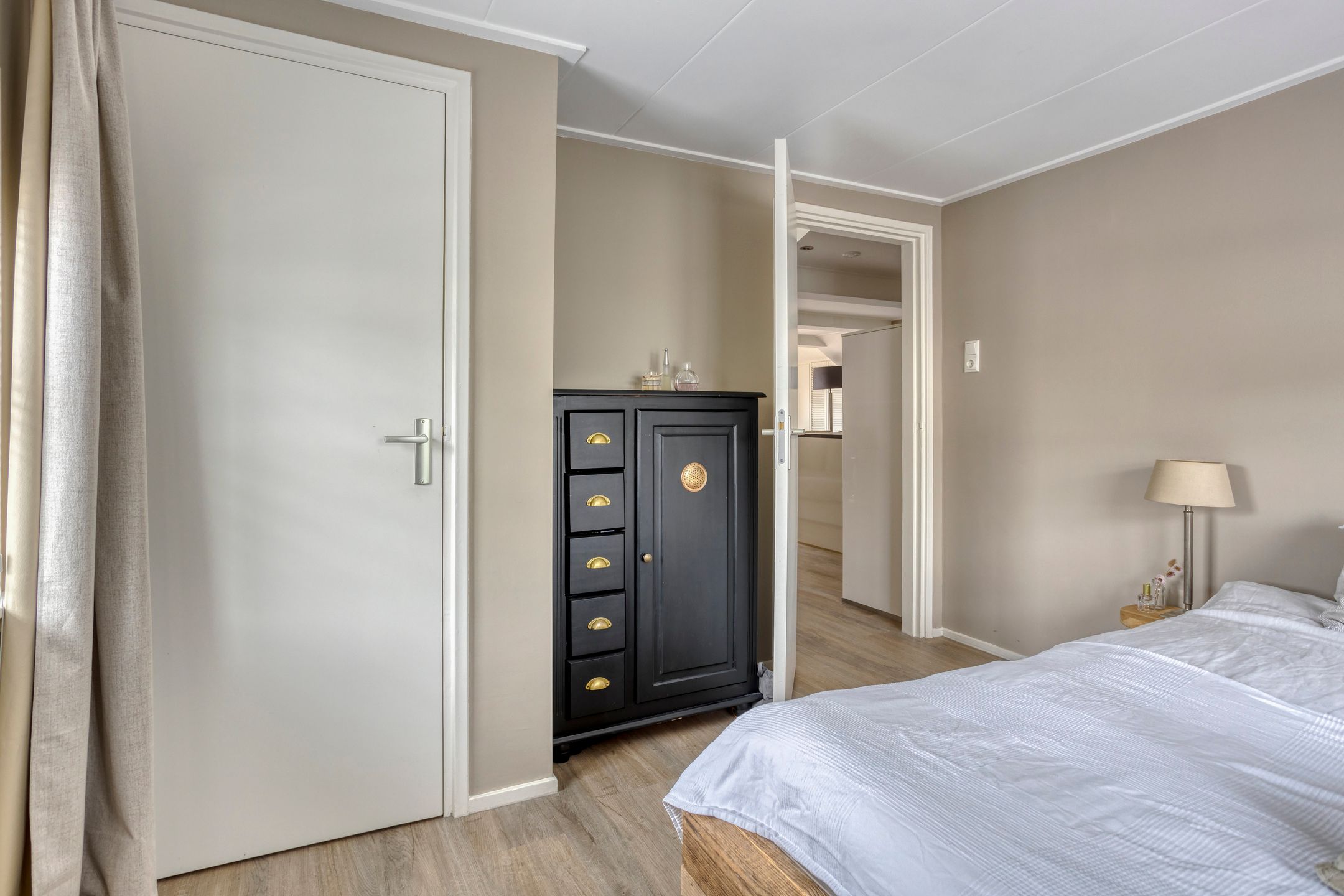 Photo 21 of Gronausestraat 28-A