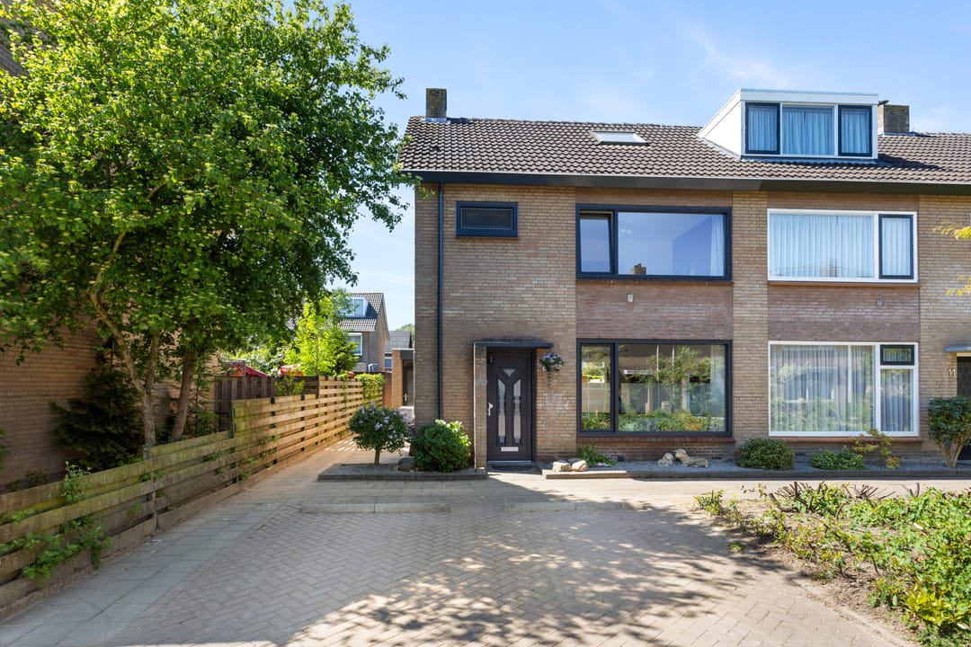 Foto 1 van Willem Alexanderhof 9