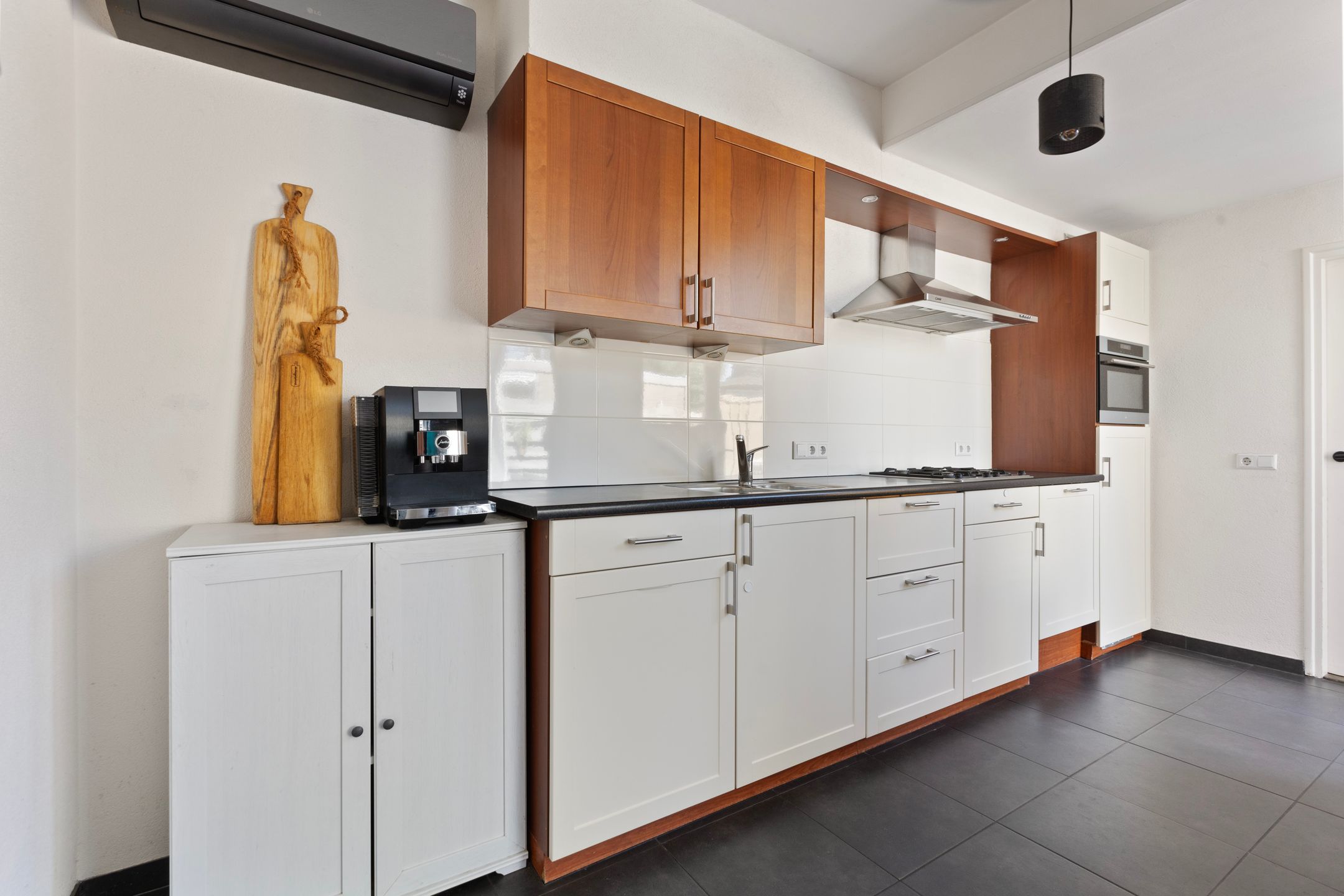 Foto 3 van Willem Alexanderhof 9