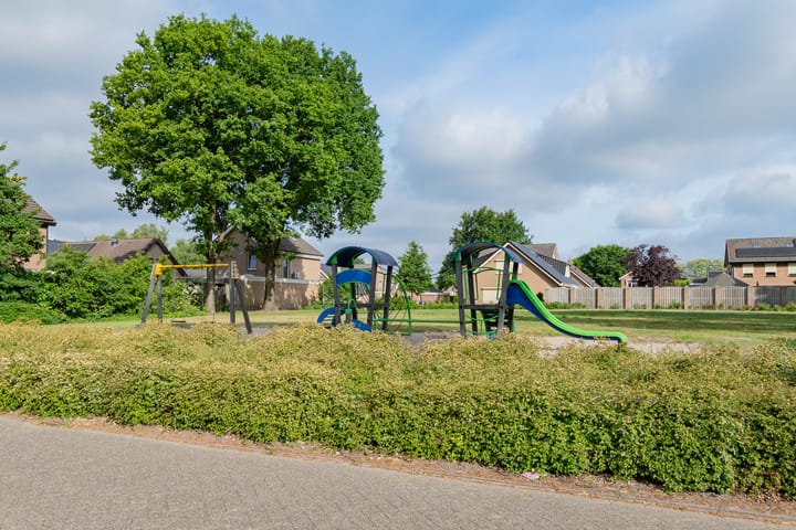 Photo 5 of Iemschoer 9