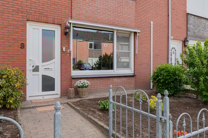 Photo 6 of Iemschoer 9