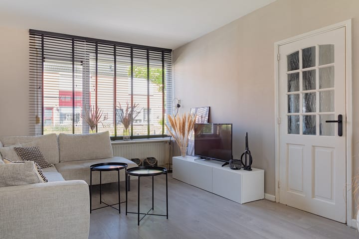 Photo 10 of Iemschoer 9