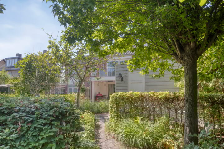 Photo 40 of Oranjestraat 68