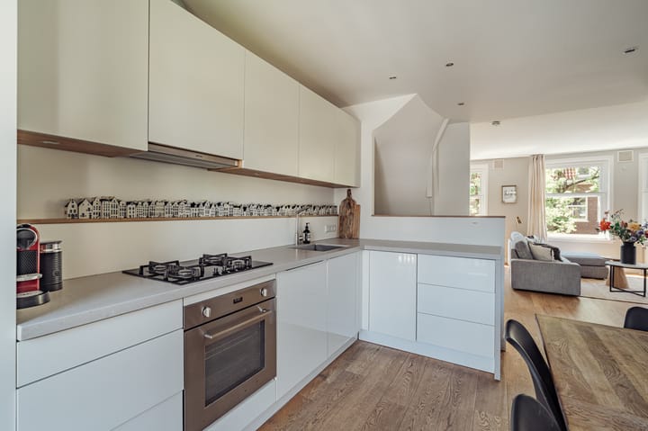 Photo 9 of Orteliusstraat 68-2