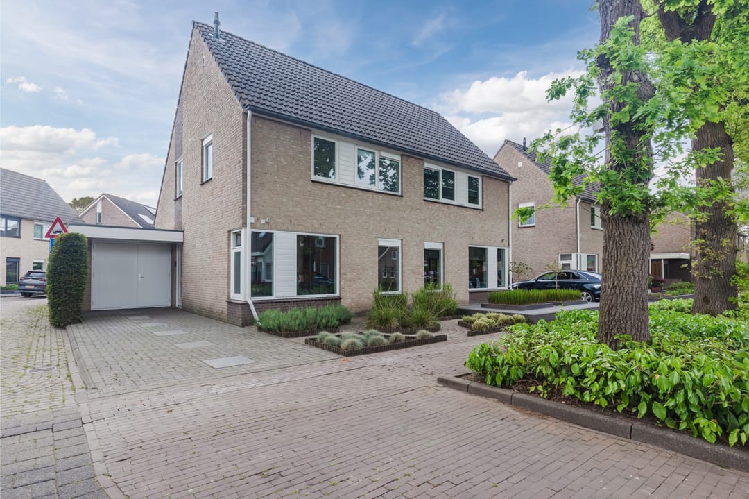 Photo 1 of Sint Annastraat 7