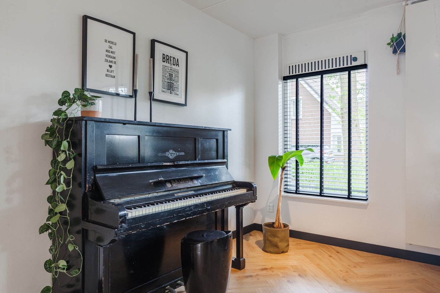 Photo 10 of Sint Annastraat 7