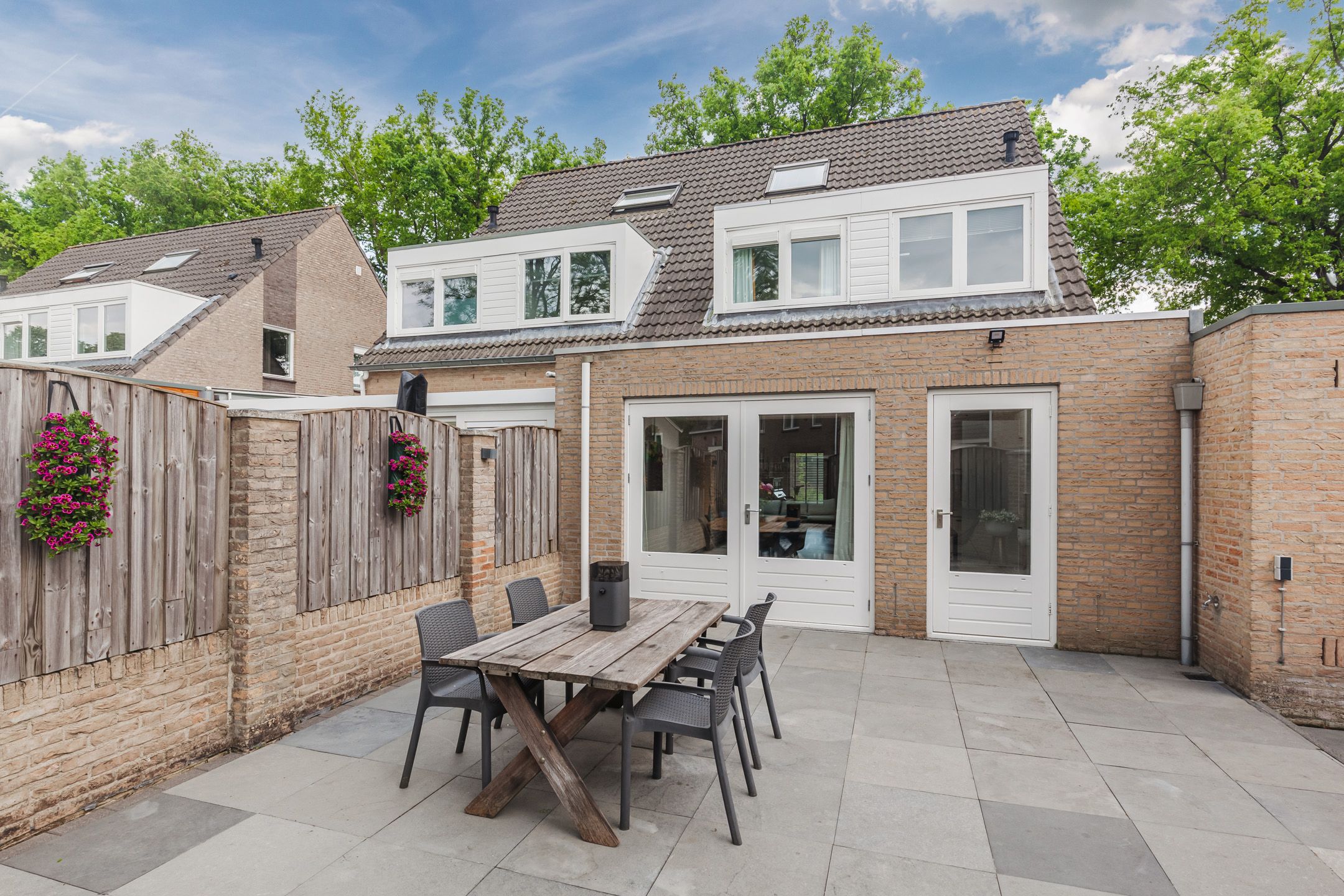 Photo 24 of Sint Annastraat 7