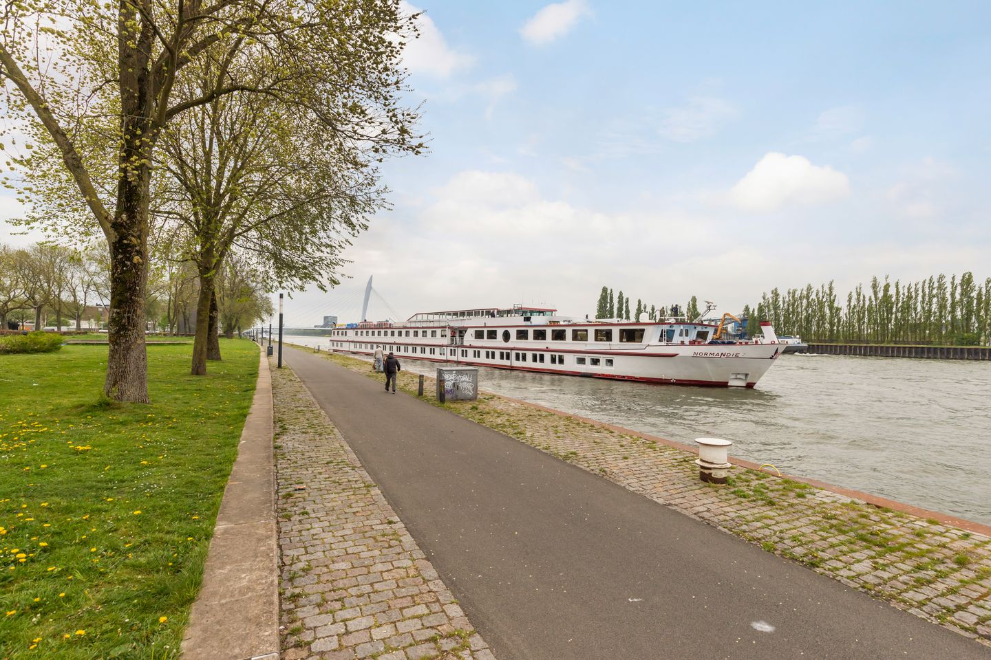 Photo 40 of Adenauerlaan 85