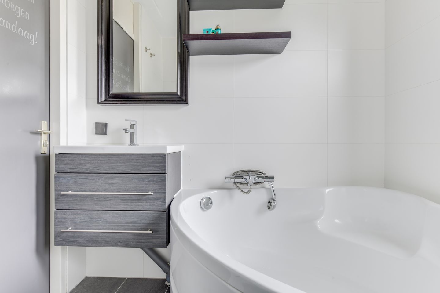 Photo 25 of Haagwinde 64