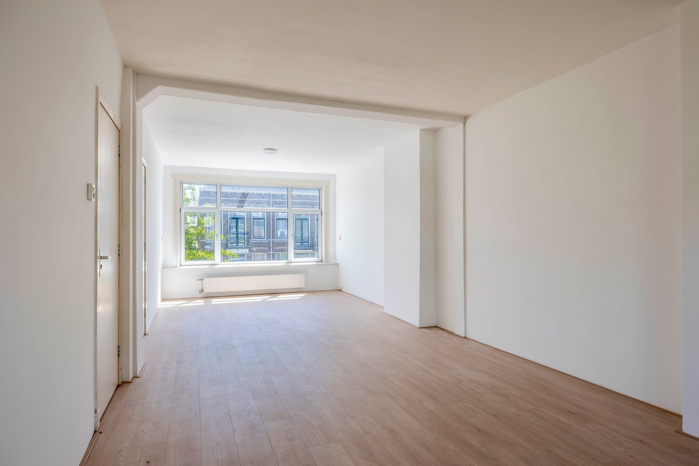 Photo 10 of Delfgaauwstraat 41-B