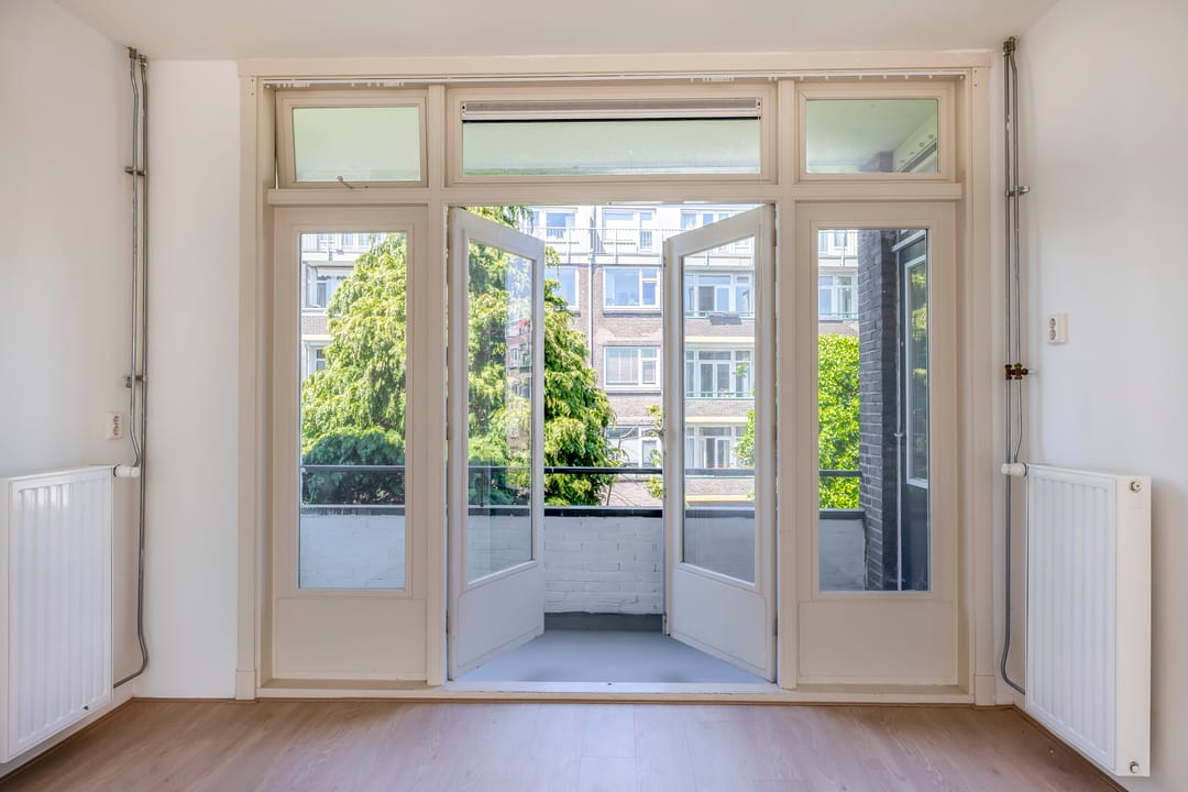 Photo 13 of Delfgaauwstraat 41-B