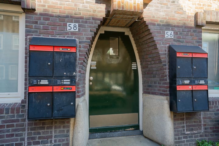 Foto 29 van Bloys van Treslongstraat 56-1