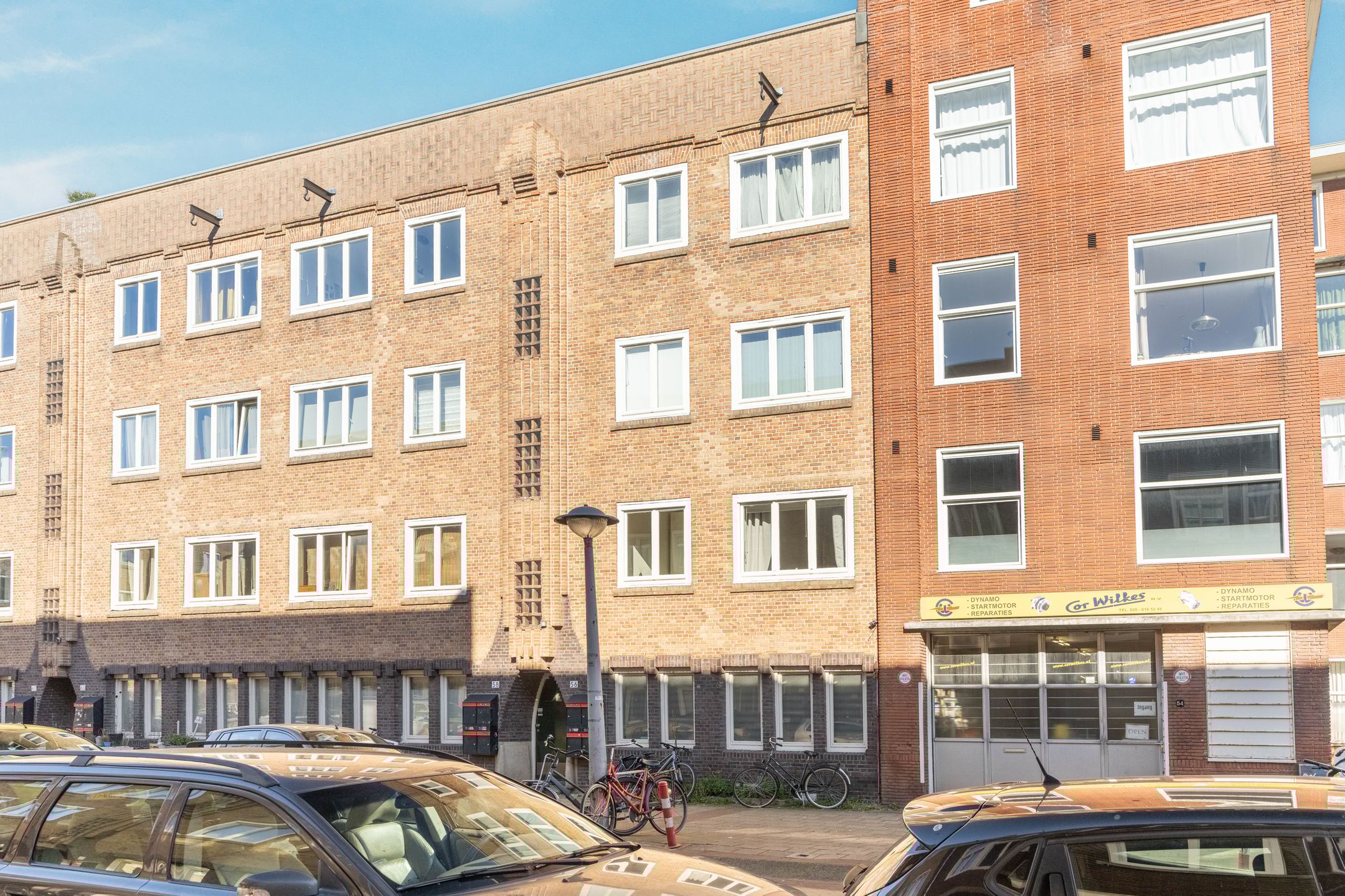 Foto 30 van Bloys van Treslongstraat 56-1