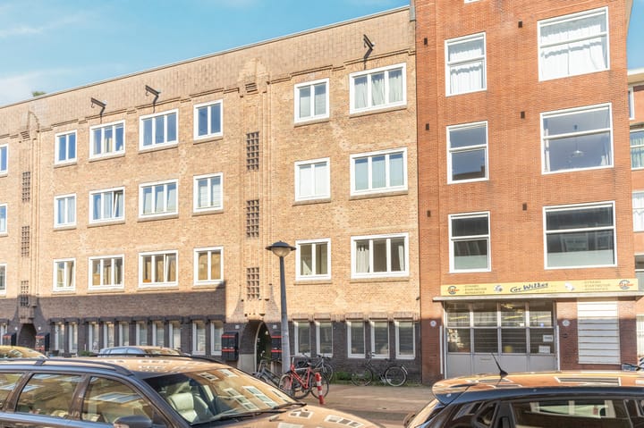 Foto 30 van Bloys van Treslongstraat 56-1