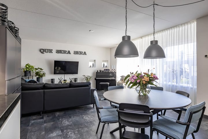 Foto 14 van Van der Vlugtstraat 15