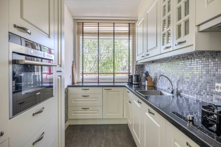 Photo 2 of Anna van Hensbeeksingel 323