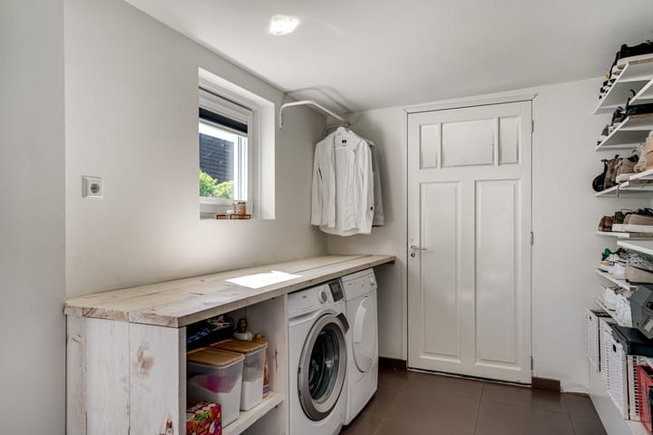 Photo 24 of Schievestraat 1