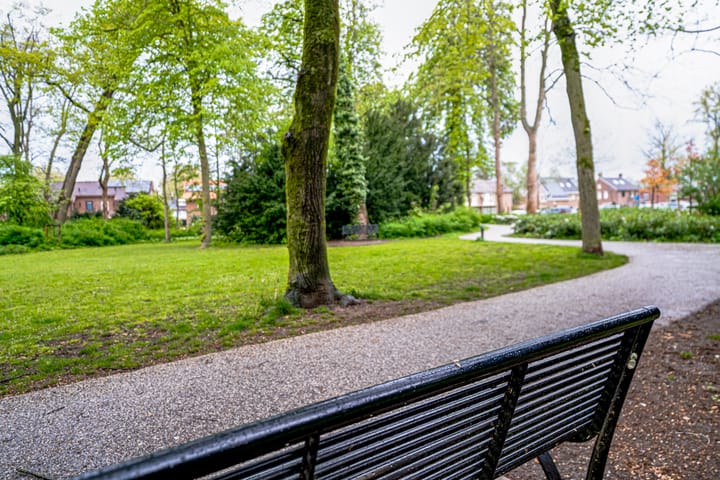 Photo 47 of Schievestraat 1