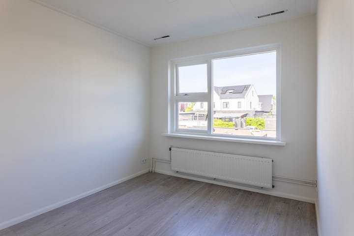 Foto 13 van Burgemeester Wallerstraat 21