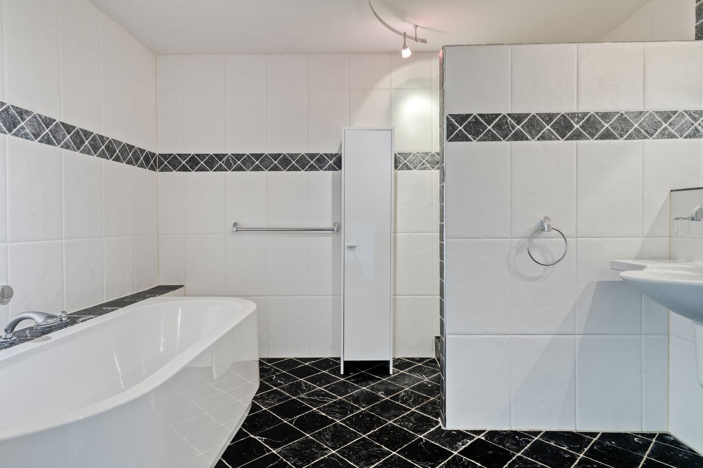 Photo 4 of Mostheuvelstraat 69