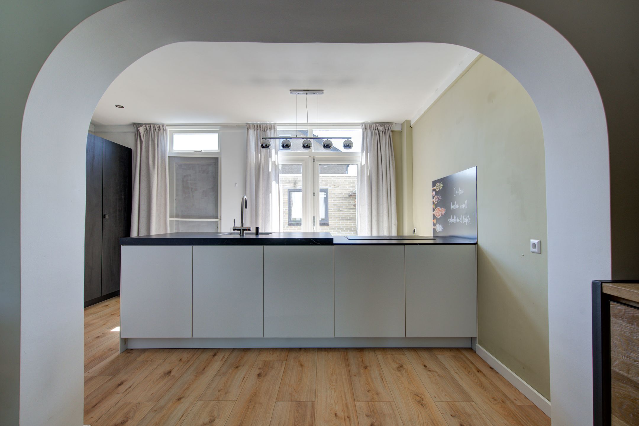 Photo 12 of Regentenstraat 17