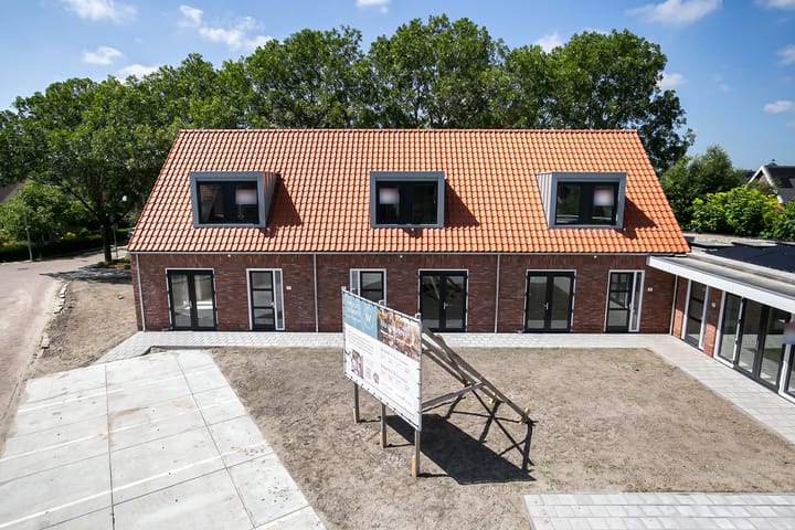 Photo 2 of Deltastraat 2-C