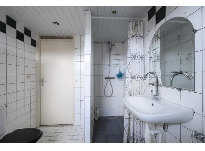 Photo 13 of Erik Satiestraat 12