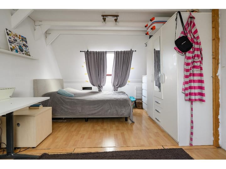 Photo 15 of Erik Satiestraat 12