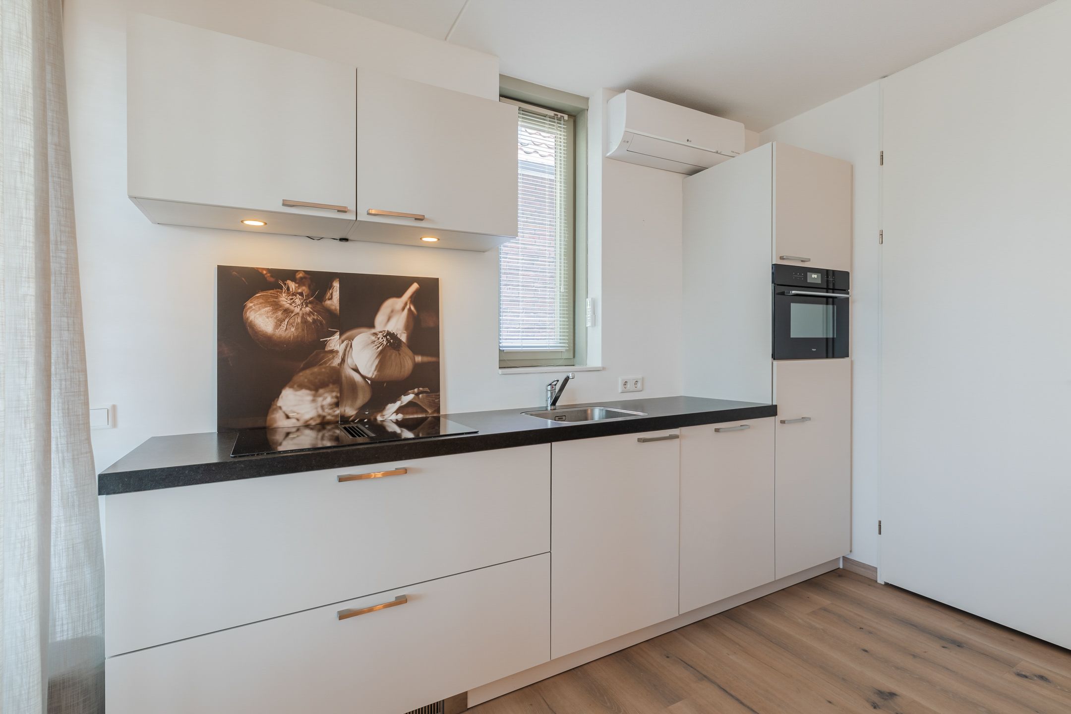 Photo 15 of Nieuwendijk 1