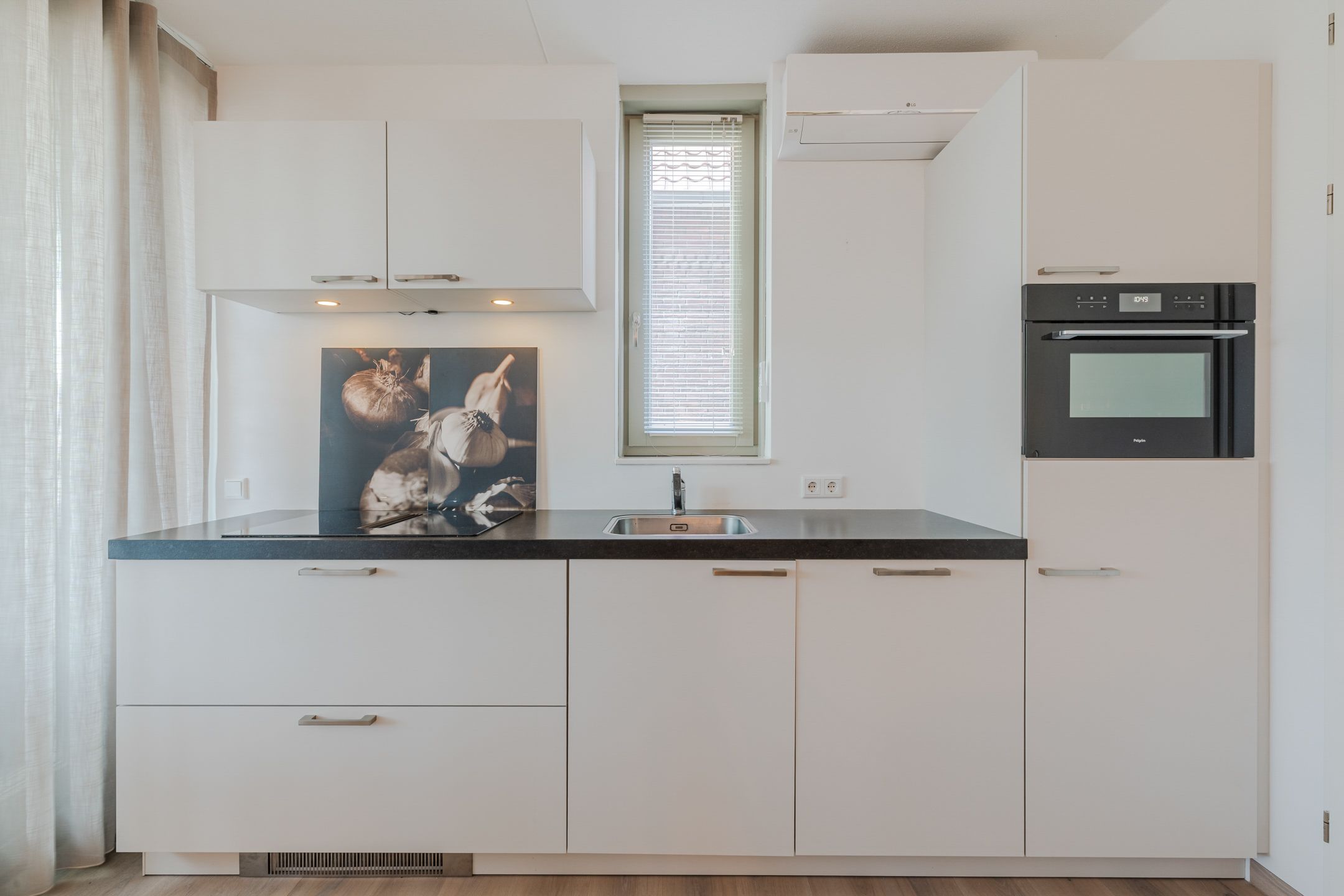 Photo 18 of Nieuwendijk 1