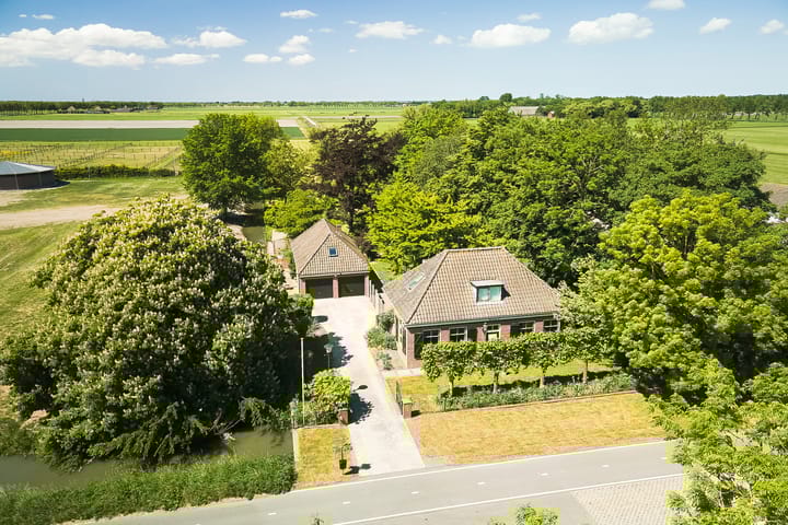 Foto 6 van Middenweg 9