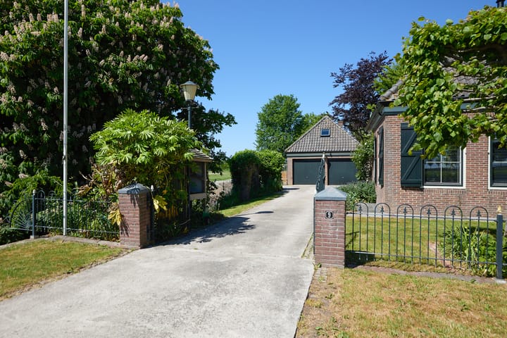 Foto 15 van Middenweg 9