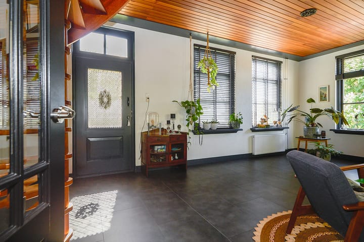 Foto 17 van Middenweg 9