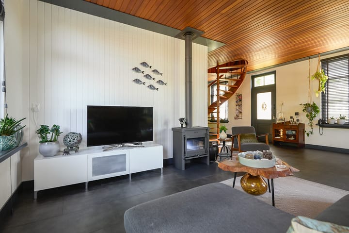 Foto 21 van Middenweg 9