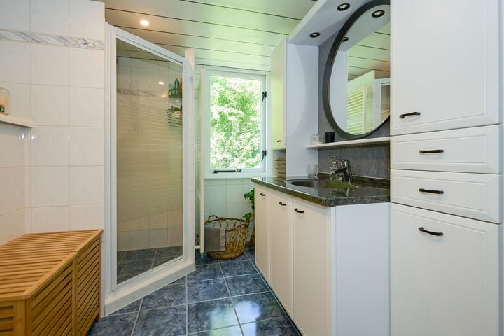 Foto 36 van Middenweg 9