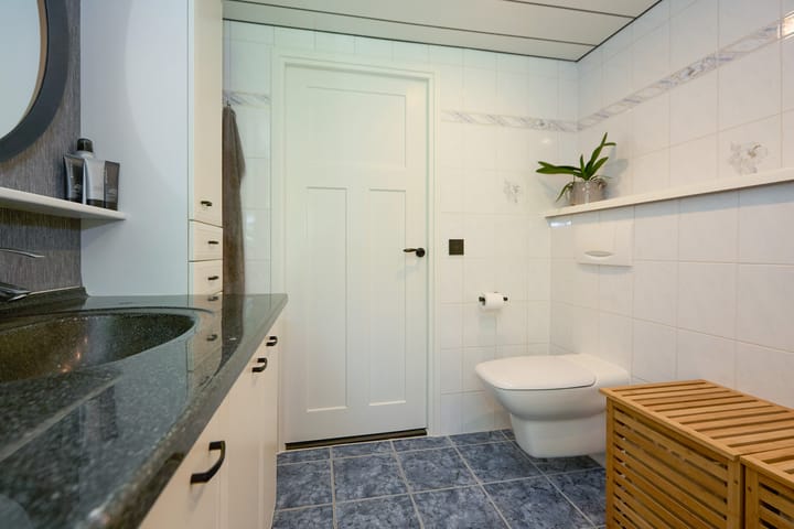 Foto 38 van Middenweg 9