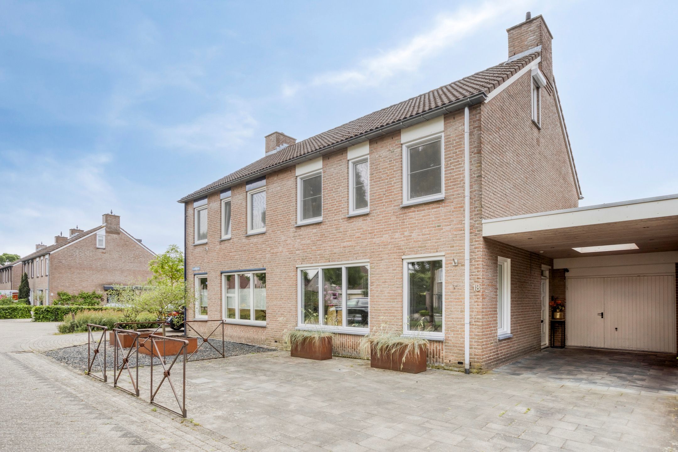 Photo 33 of Clapvaeren 18