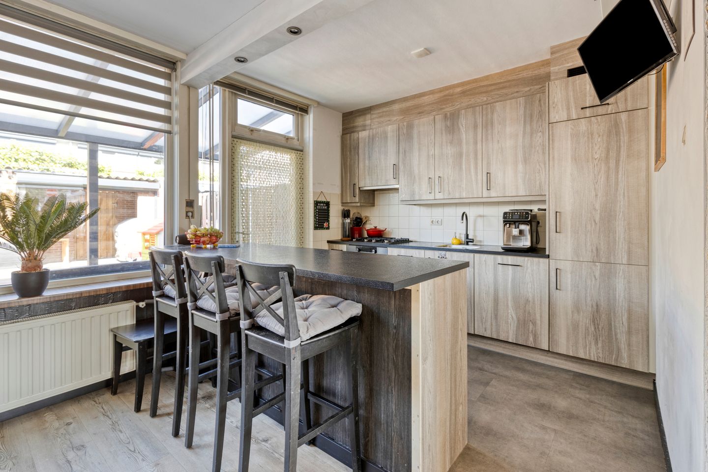 Foto 10 van Bredastraat 11