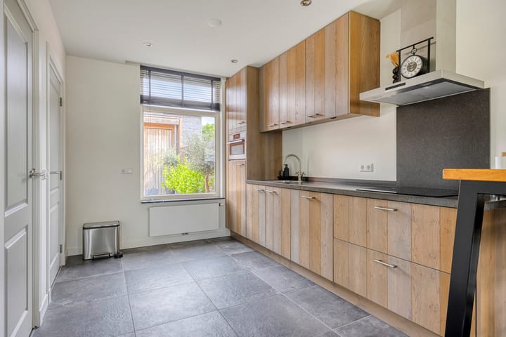 Photo 15 of Arnoldus Verschurenstraat 15