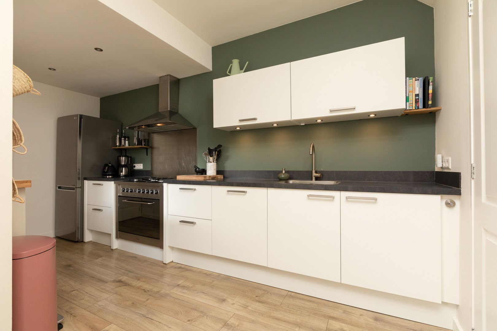 Foto 9 van Monnikstraat 8