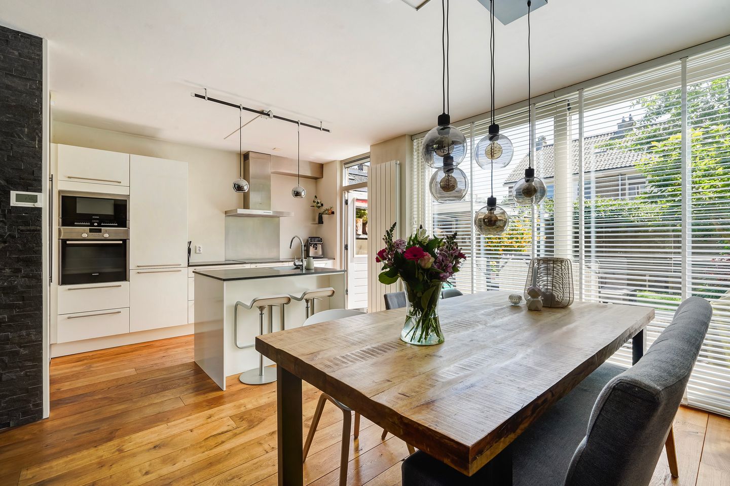 Foto 19 van Ernst Casimirstraat 17