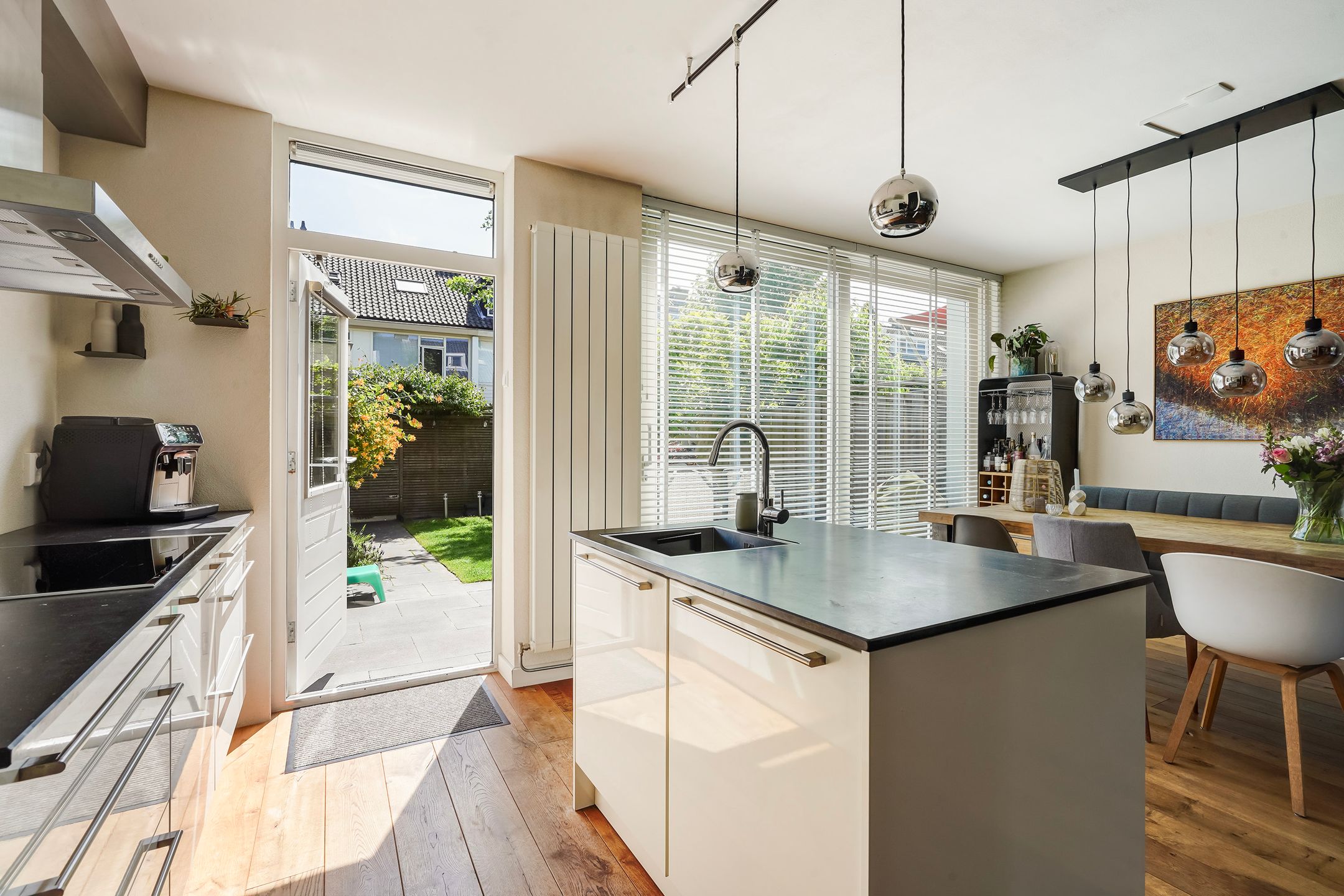 Foto 24 van Ernst Casimirstraat 17