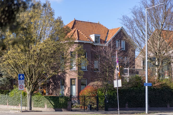 Burgemeester Knappertlaan 30