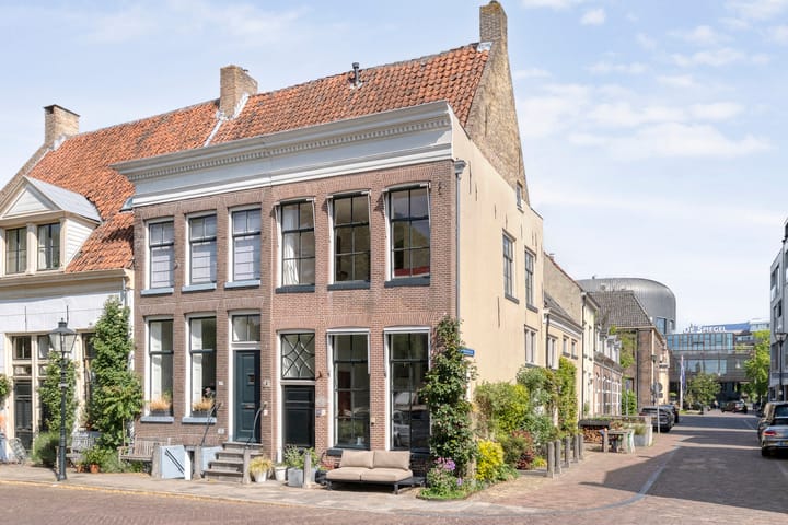 Thorbeckegracht 22