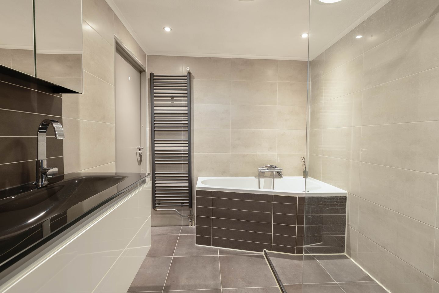 Foto 19 van Churchillplein 108