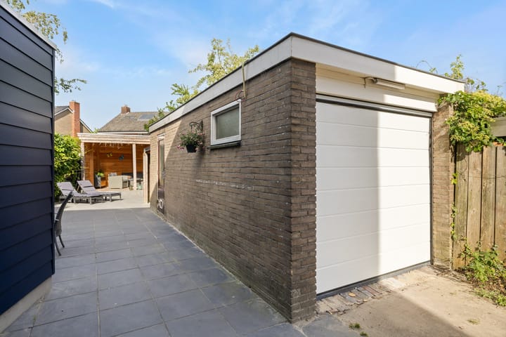 Foto 36 van Molenstraat 242