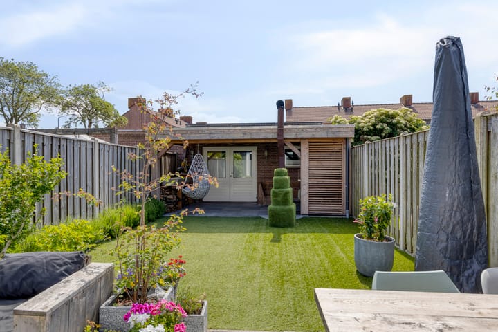 Photo 2 of Heuvelplein 237